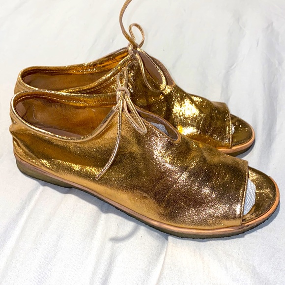 Anthropologie Silent D Peep Toe Gold Flats 38 EUC - Picture 1 of 16